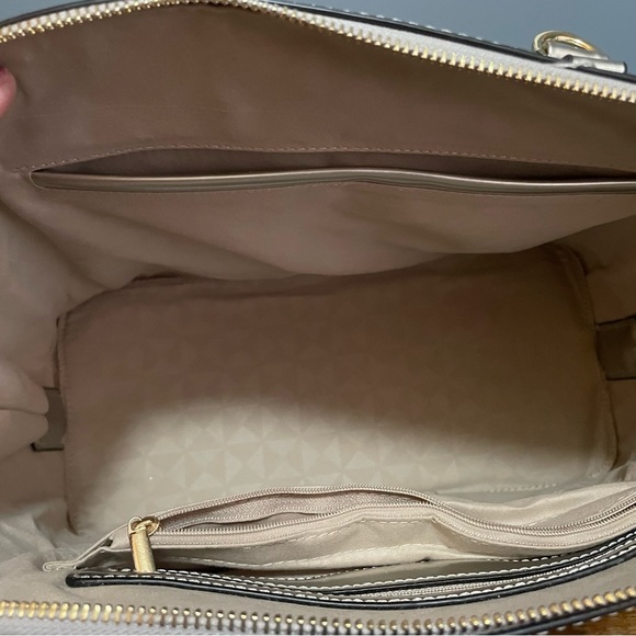 ALYSSA HANDBAG NWT - Picture 3 of 7